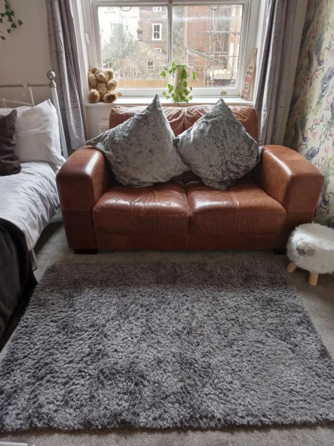 Little Dorrit Studio Flat 5 Rochester Me1 1Xz Strood Kültér fotó